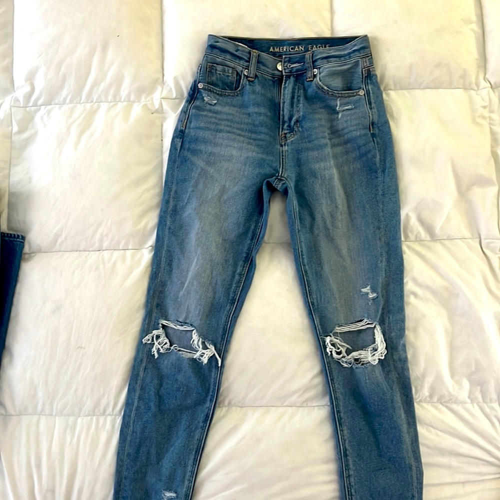 American Eagle mom Jean
